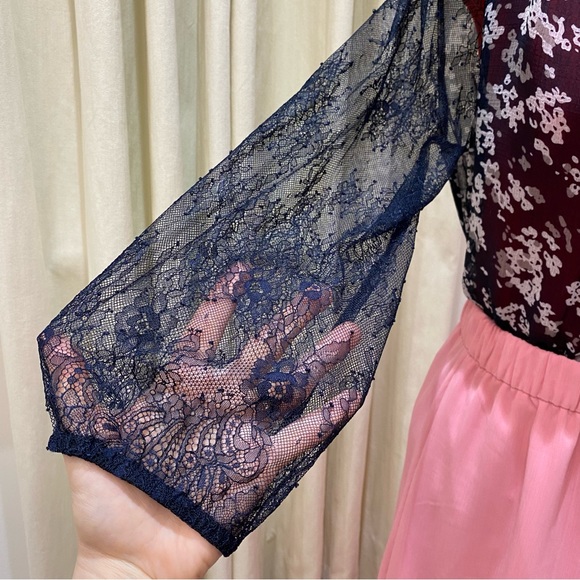 Ann Taylor Top, Blue Floral Blouse, Sheer, Navy Lace 3/4 Sleeves, Women's (US M) - Picture 7 of 12